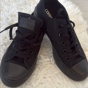 Converse Black Sneakers Classic Low-Top Design Chuck Taylor